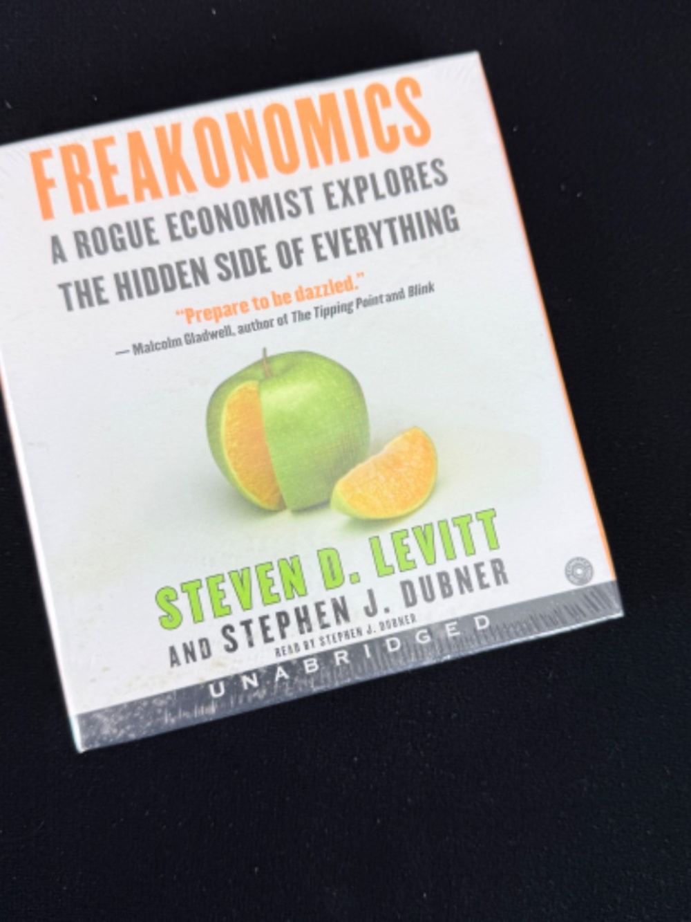 Brand New Sealed 2005 Freakonomics 6 Compact Discs Unabridged Levitt Dubner